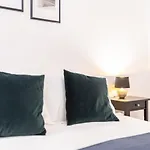Haus Ormesini Πανσιόν *